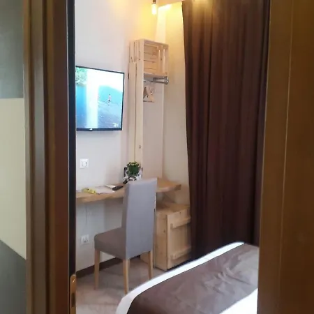 Raphael Hotel